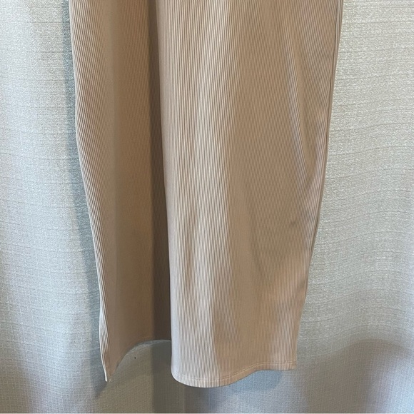 Abercrombie and Fitch Soft A&F Seamless Rib Knit Midi Dress with Slit Beige Sz S - Picture 6 of 9